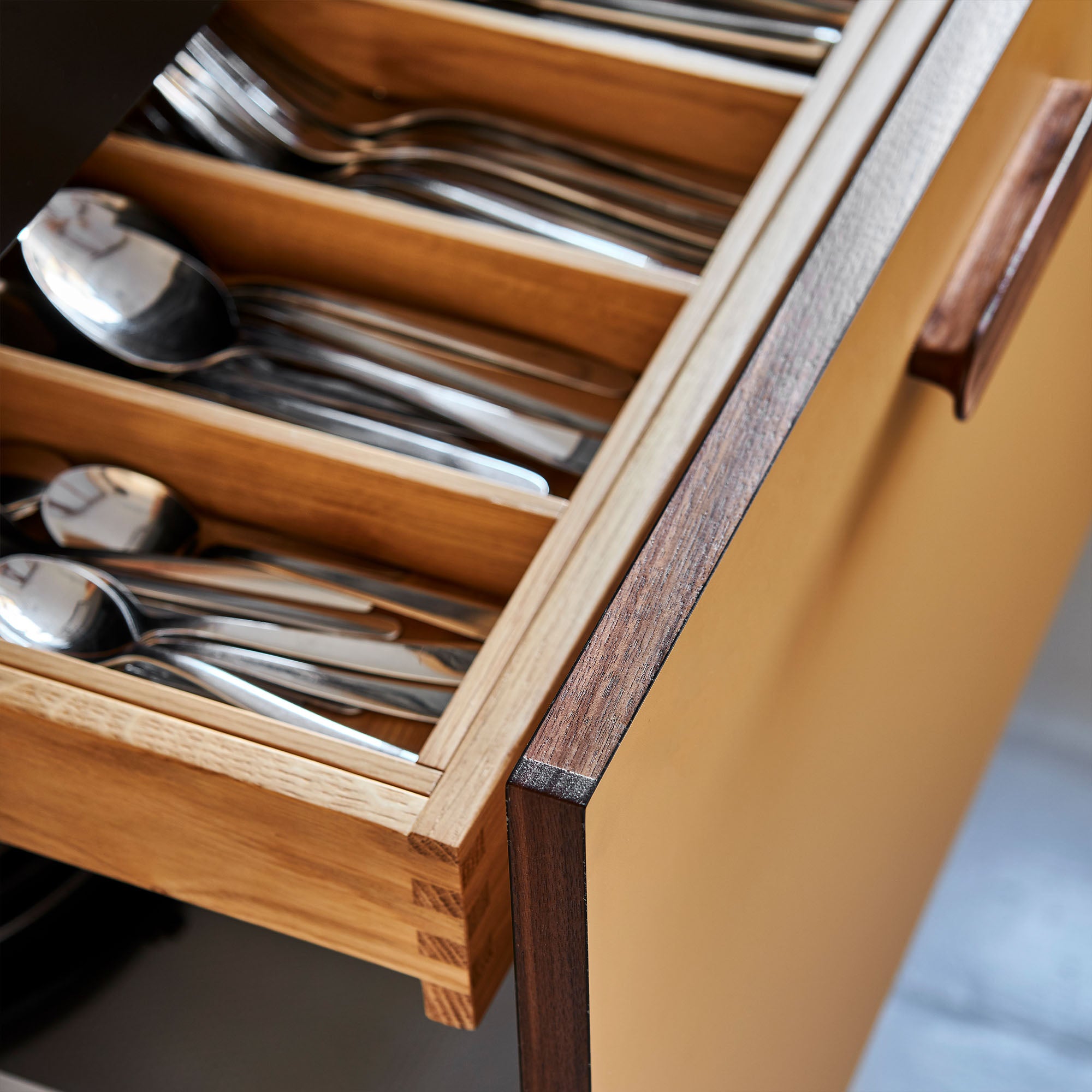 Indvendige og udvendige træskuffer