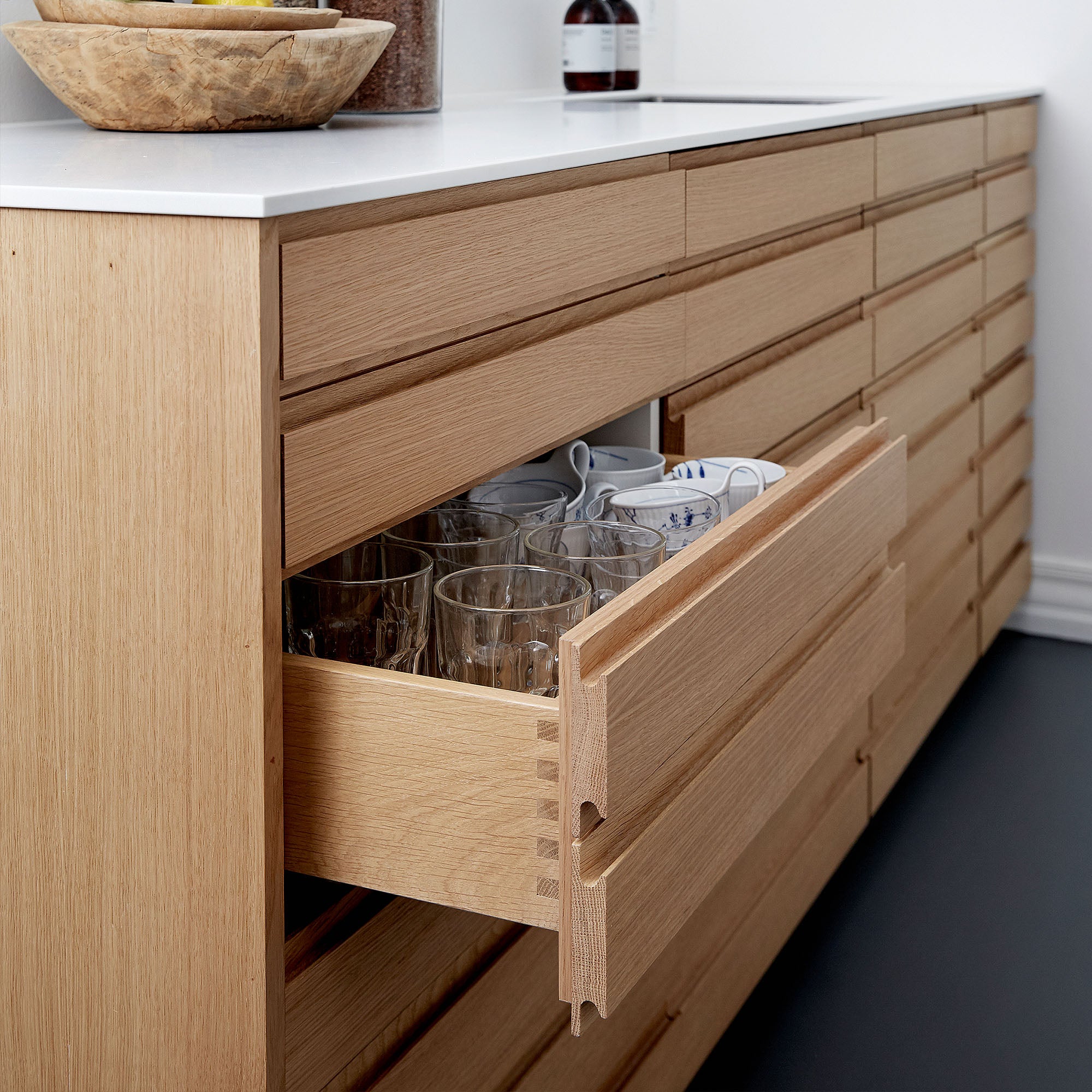 Indvendige og udvendige træskuffer